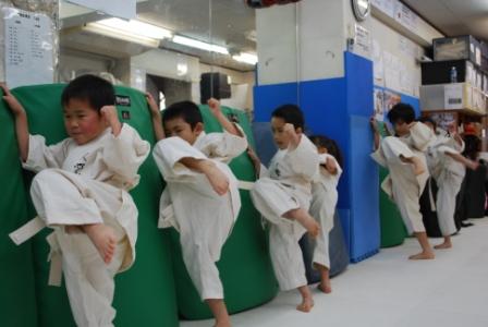 幼年クラス/３才～６才(小学１年生)