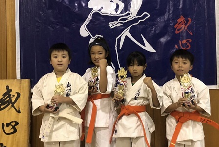 小学低/中学年クラス